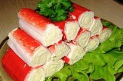 Super appetizer with stuffed crab sticks